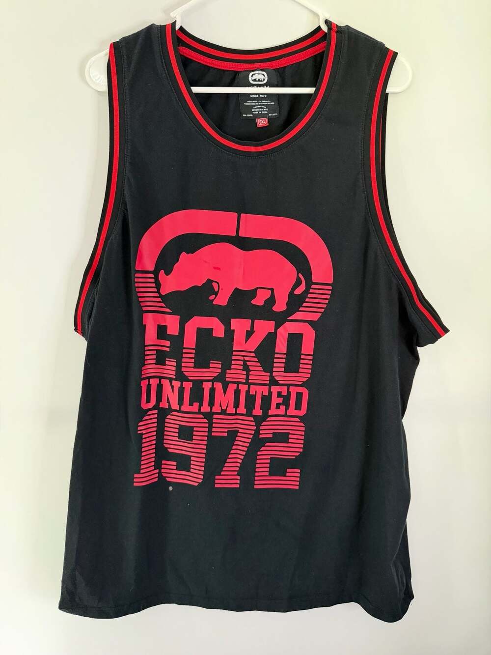 Ecko Unltd. Men's Black and Red Graphic Tank Top